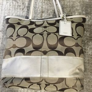 COACH SIGNATURE CREAM BROWN TOTE jb